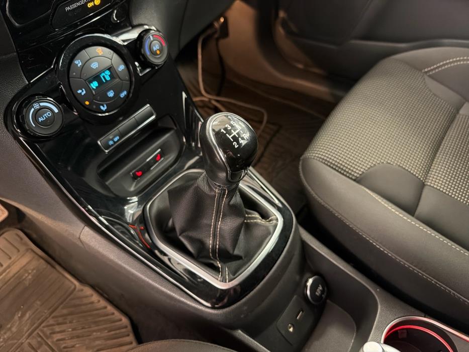 FORD Fiesta 2016