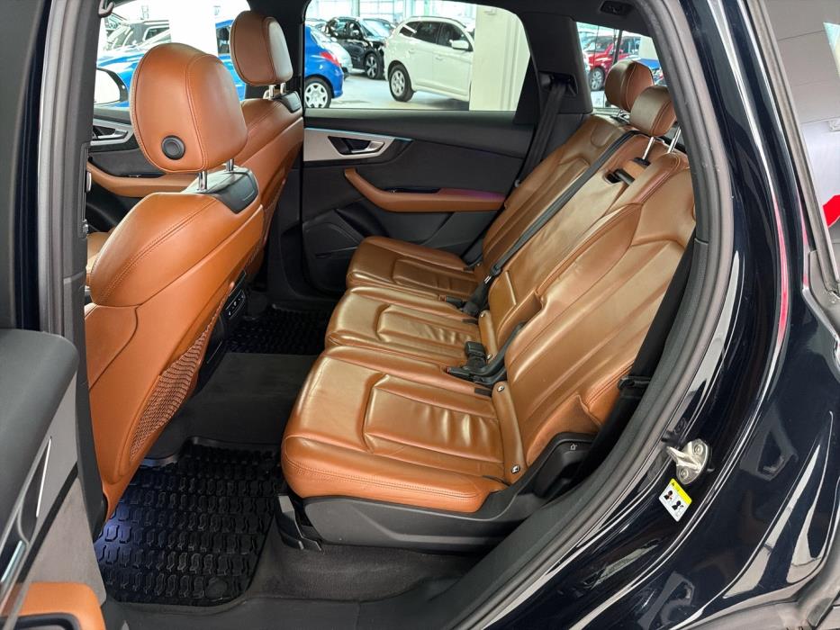 AUDI Q7 2017