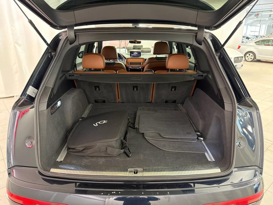 AUDI Q7 2017
