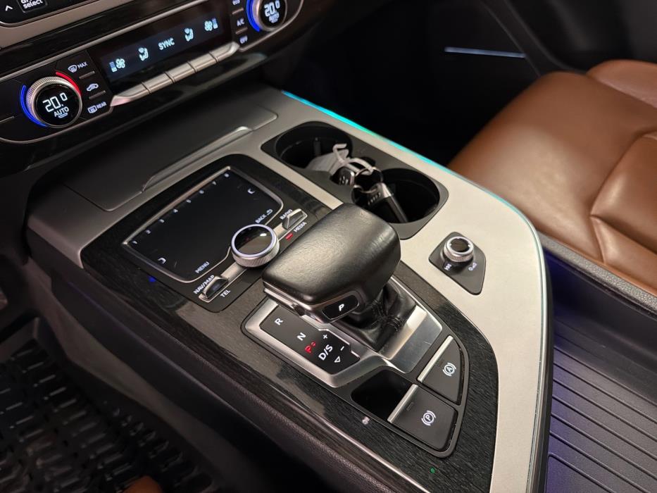 AUDI Q7 2017