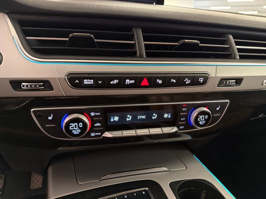 AUDI Q7 2017