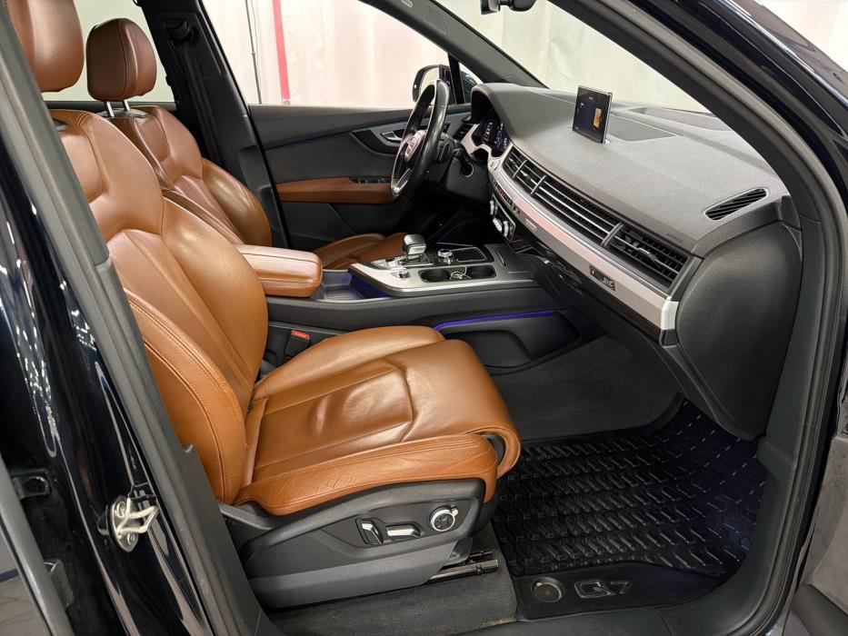 AUDI Q7 2017