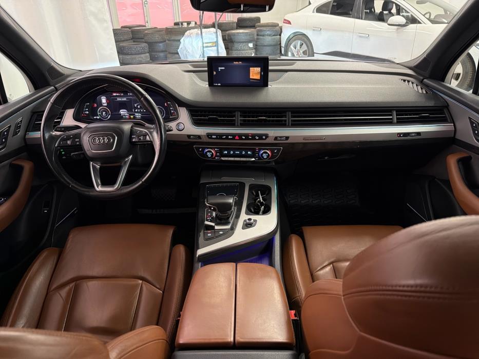 AUDI Q7 2017
