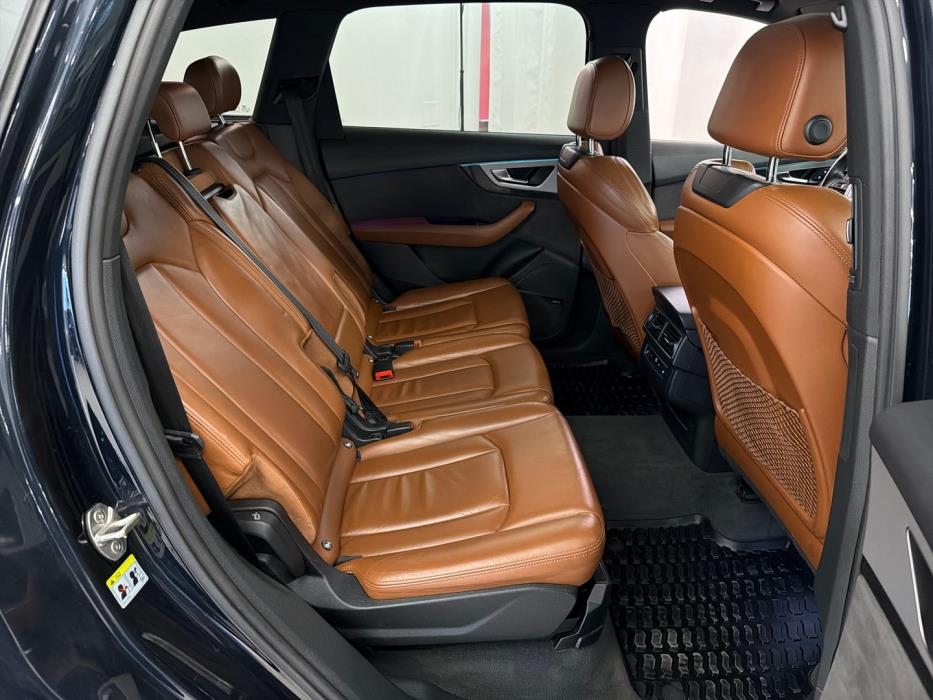 AUDI Q7 2017