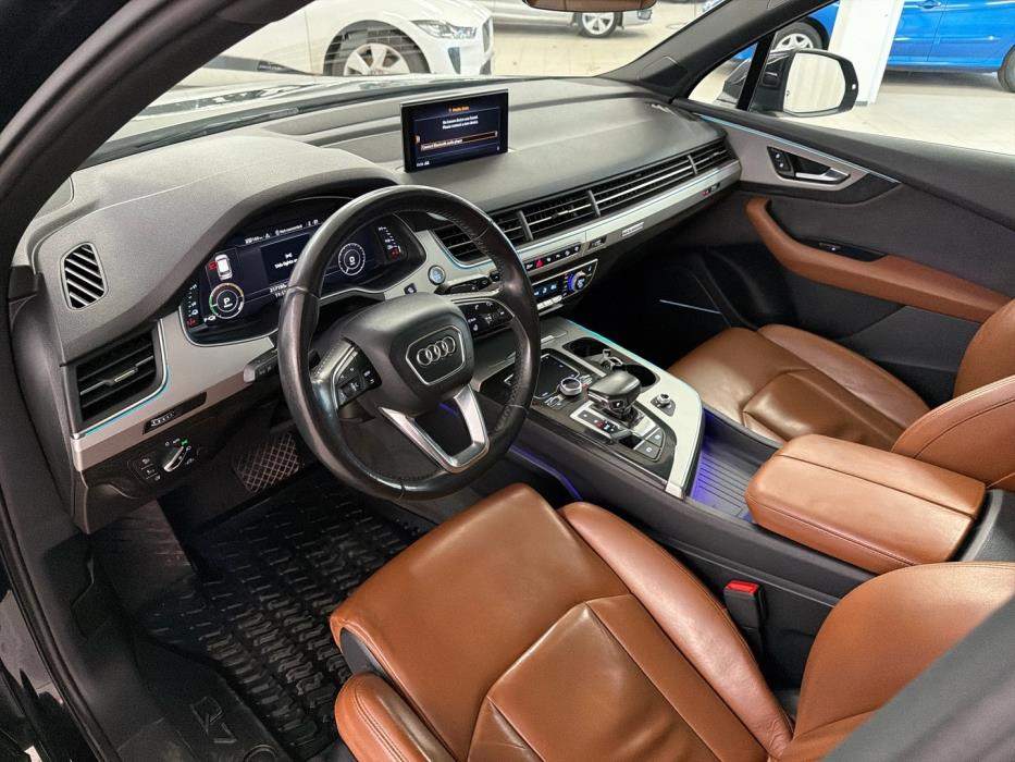 AUDI Q7 2017