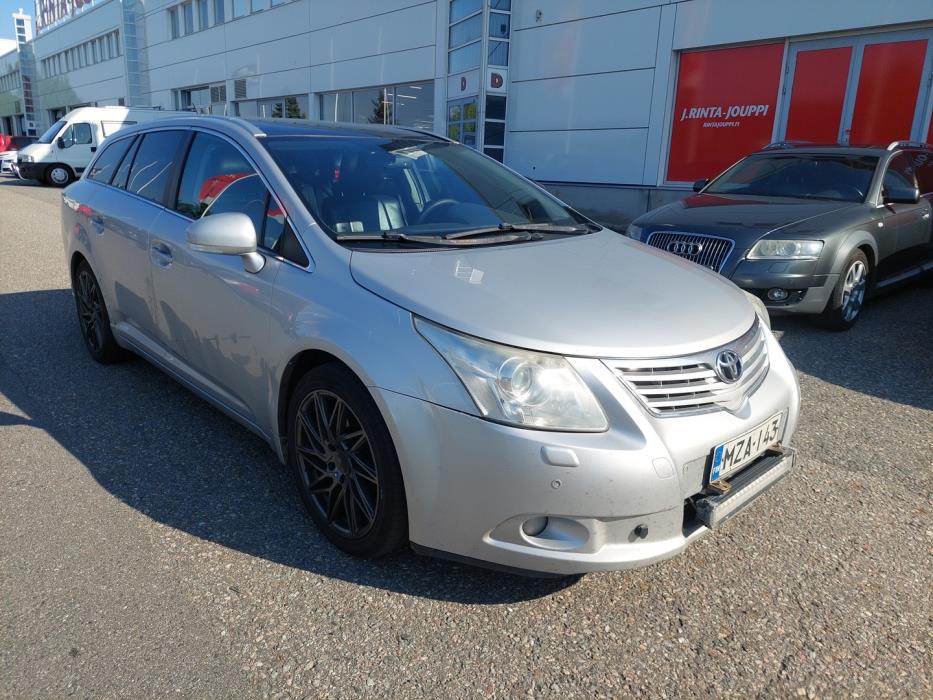 TOYOTA Avensis 2010