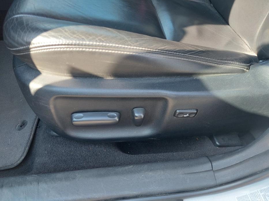 TOYOTA Avensis 2010