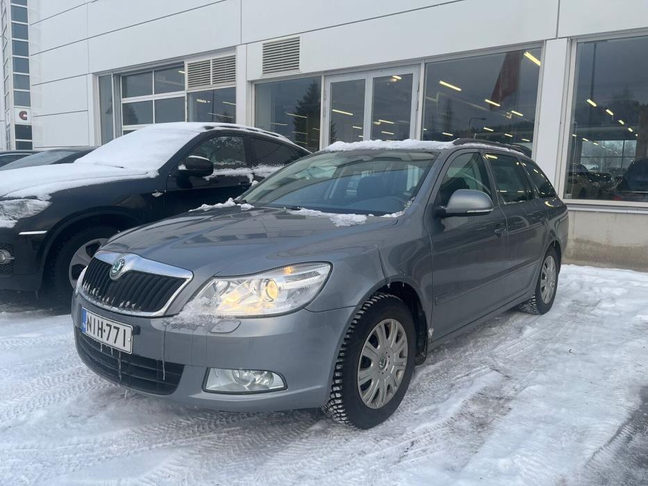 SKODA Octavia 2012