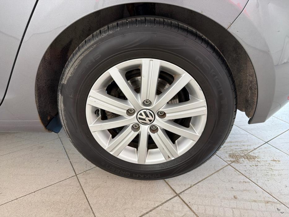 VOLKSWAGEN Golf 2012