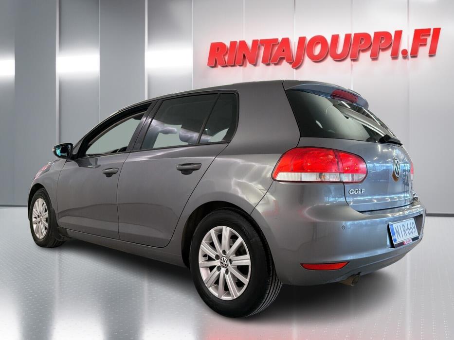 VOLKSWAGEN Golf 2012