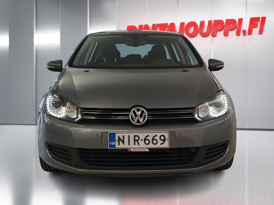 VOLKSWAGEN Golf 2012