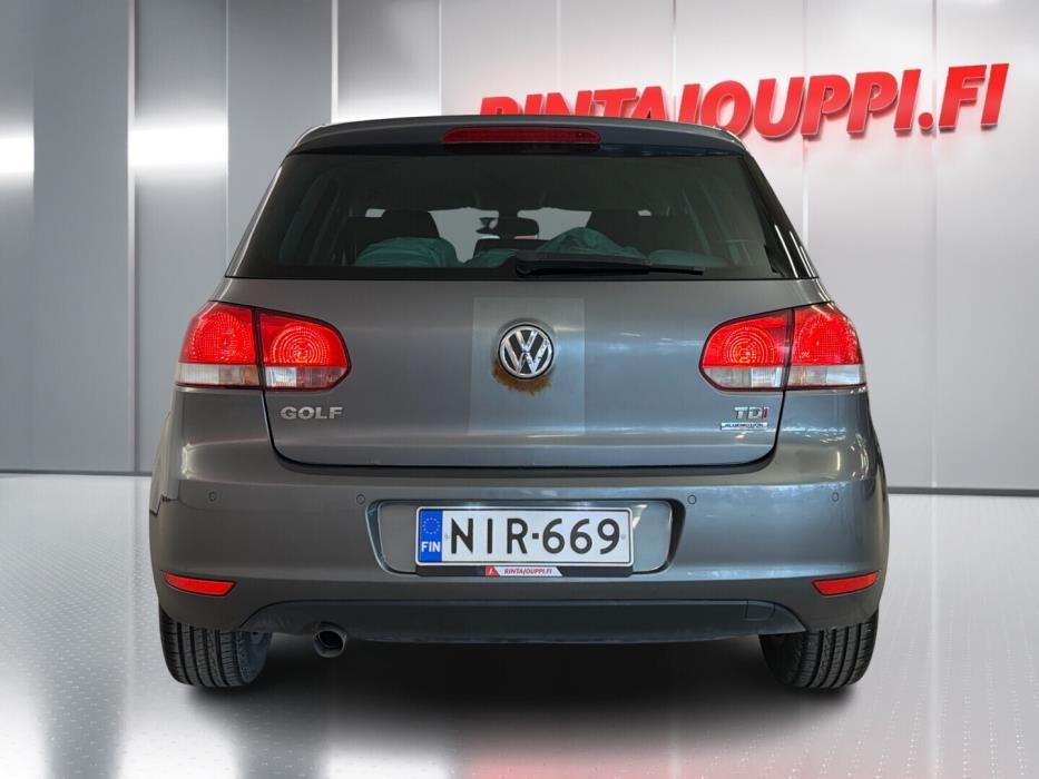 VOLKSWAGEN Golf 2012