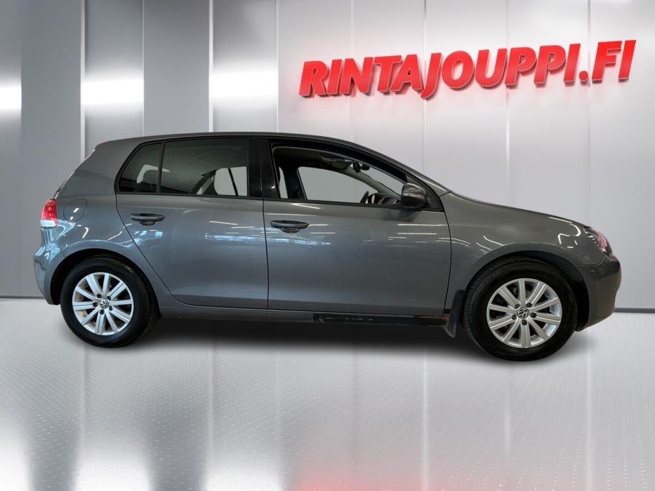 VOLKSWAGEN Golf 2012