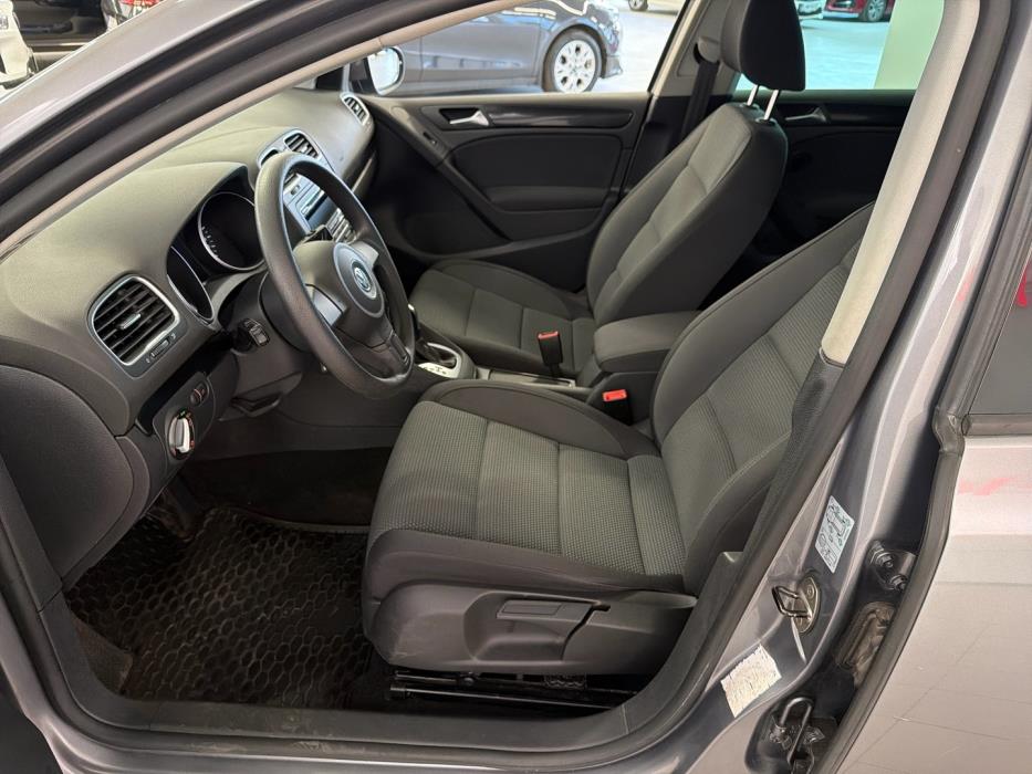 VOLKSWAGEN Golf 2012