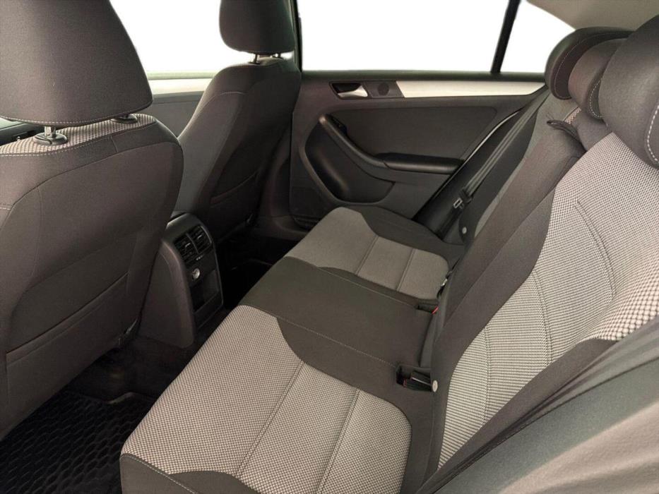 VOLKSWAGEN Jetta 2013