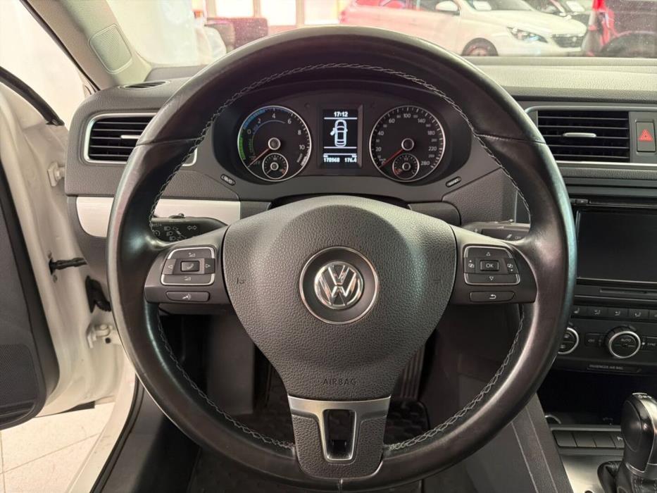 VOLKSWAGEN Jetta 2013