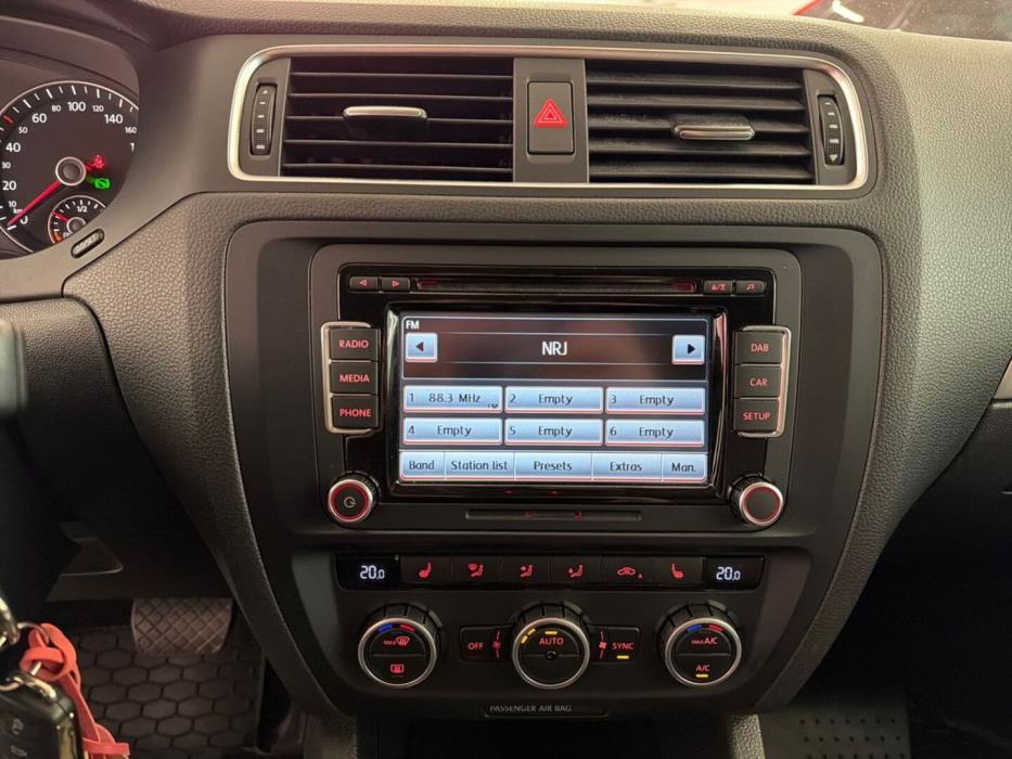 VOLKSWAGEN Jetta 2013