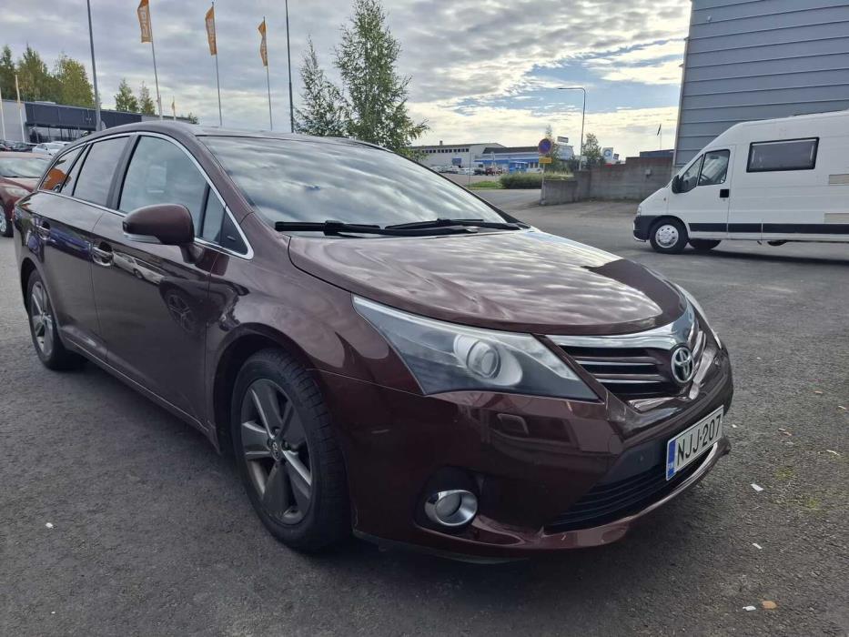 TOYOTA Avensis 2015