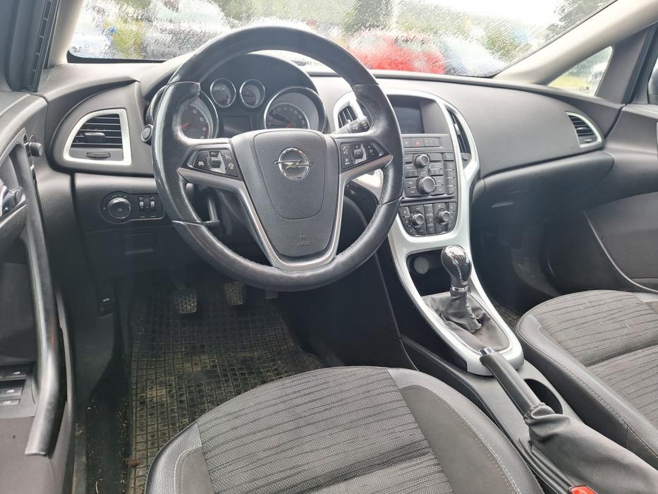 OPEL Astra 2015