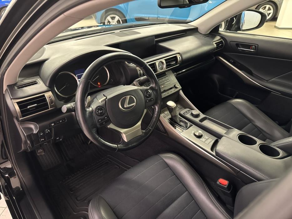 LEXUS IS 2015