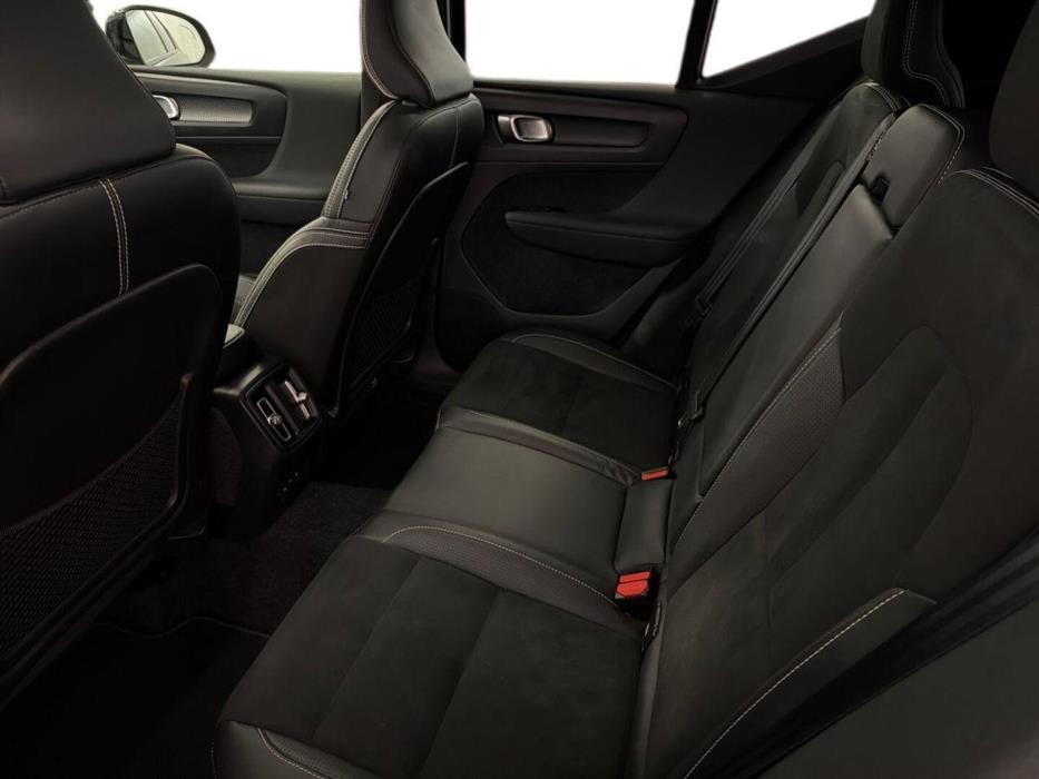 VOLVO XC40 2021