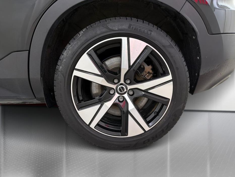 VOLVO XC40 2021