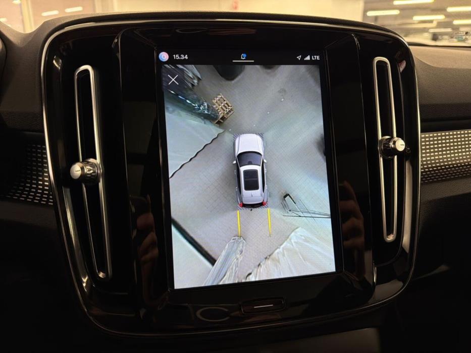 VOLVO XC40 2021