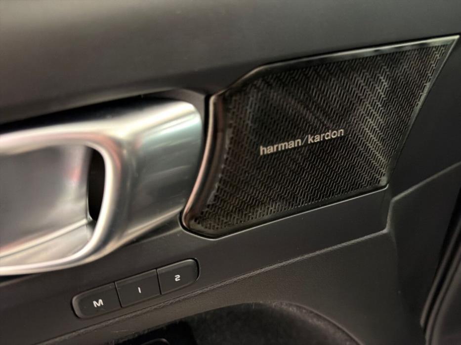 VOLVO XC40 2021