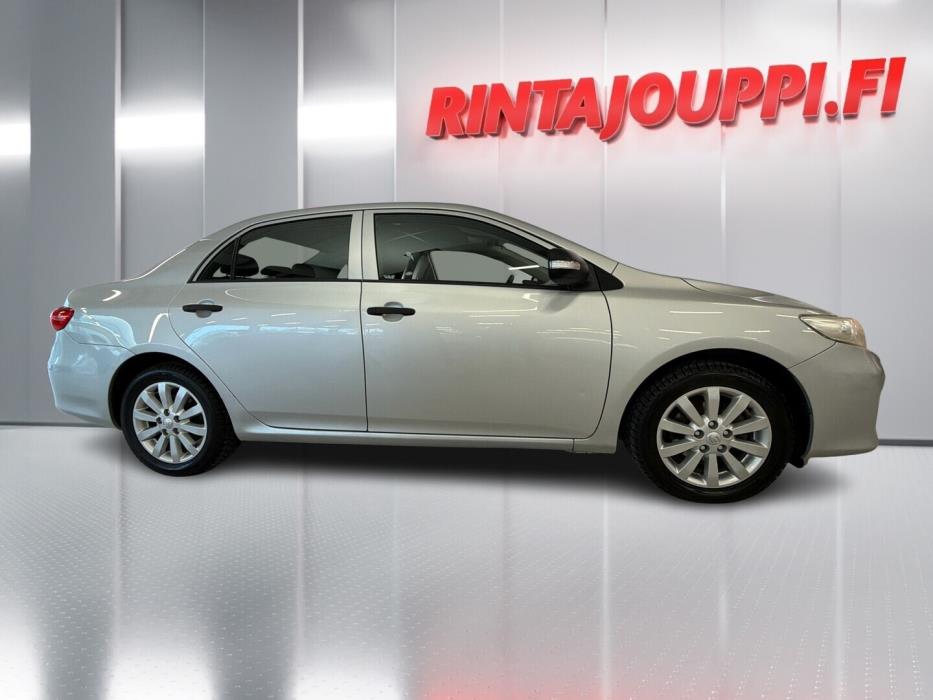 TOYOTA Corolla 2012