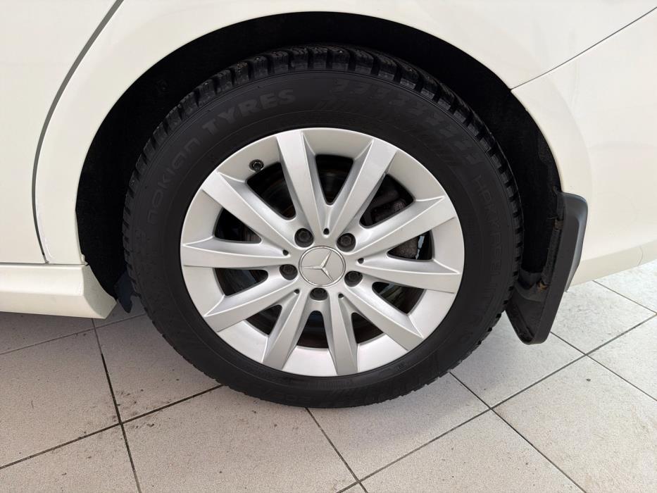 MERCEDES-BENZ B 2015