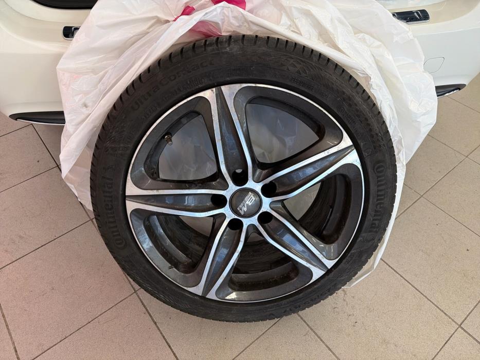 MERCEDES-BENZ B 2015