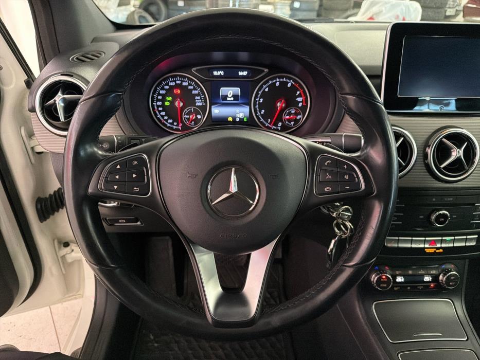 MERCEDES-BENZ B 2015