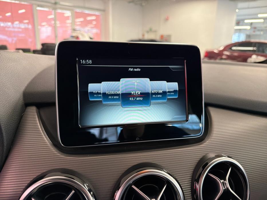 MERCEDES-BENZ B 2015