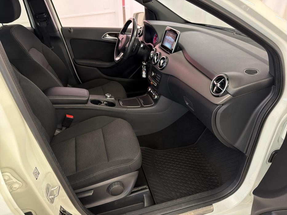 MERCEDES-BENZ B 2015