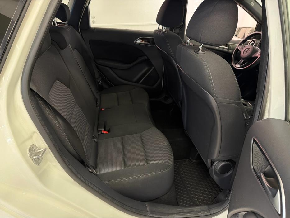 MERCEDES-BENZ B 2015
