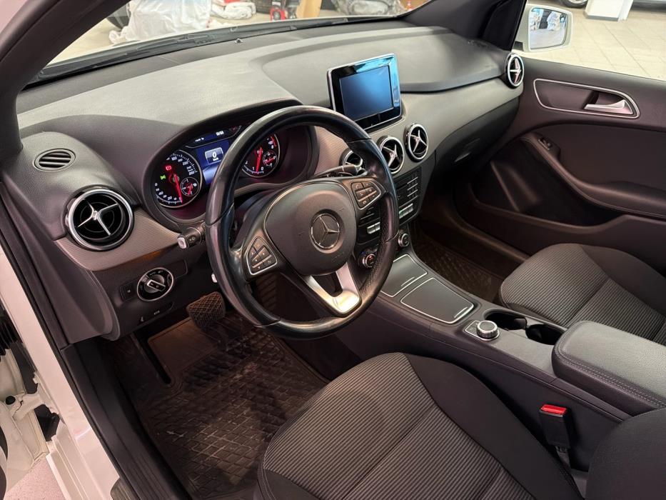 MERCEDES-BENZ B 2015