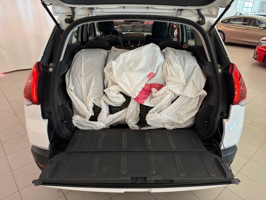 PEUGEOT 3008 2015