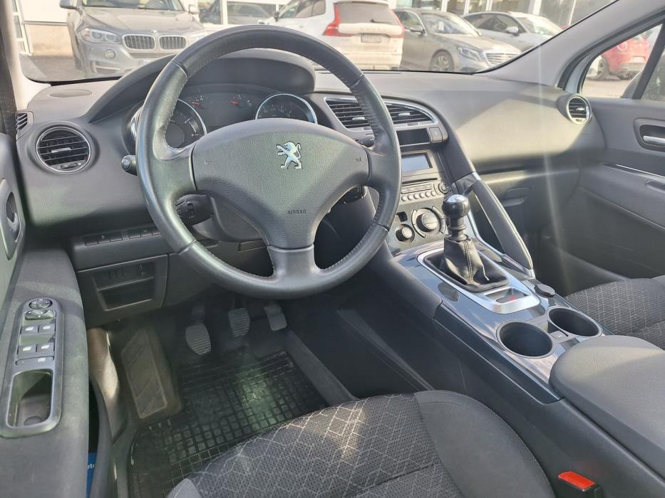 PEUGEOT 3008 2015