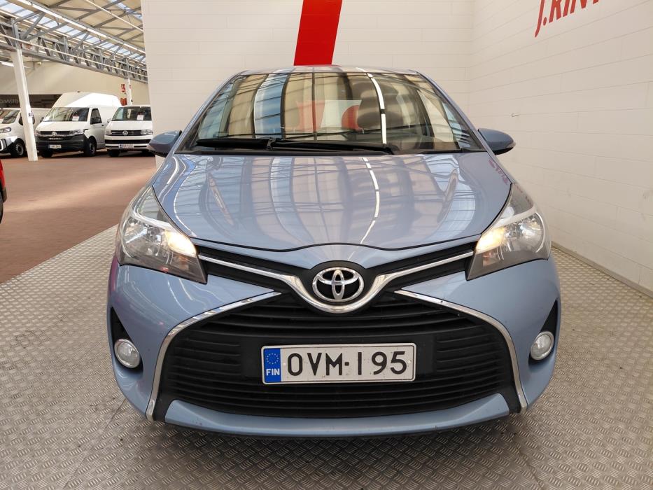 TOYOTA Yaris 2017