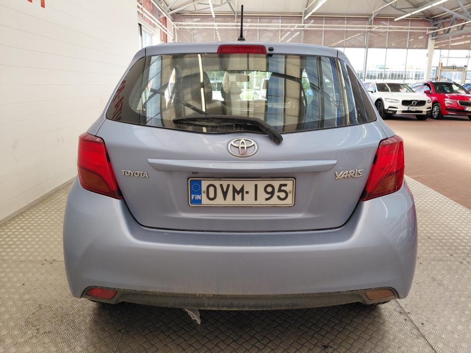 TOYOTA Yaris 2017