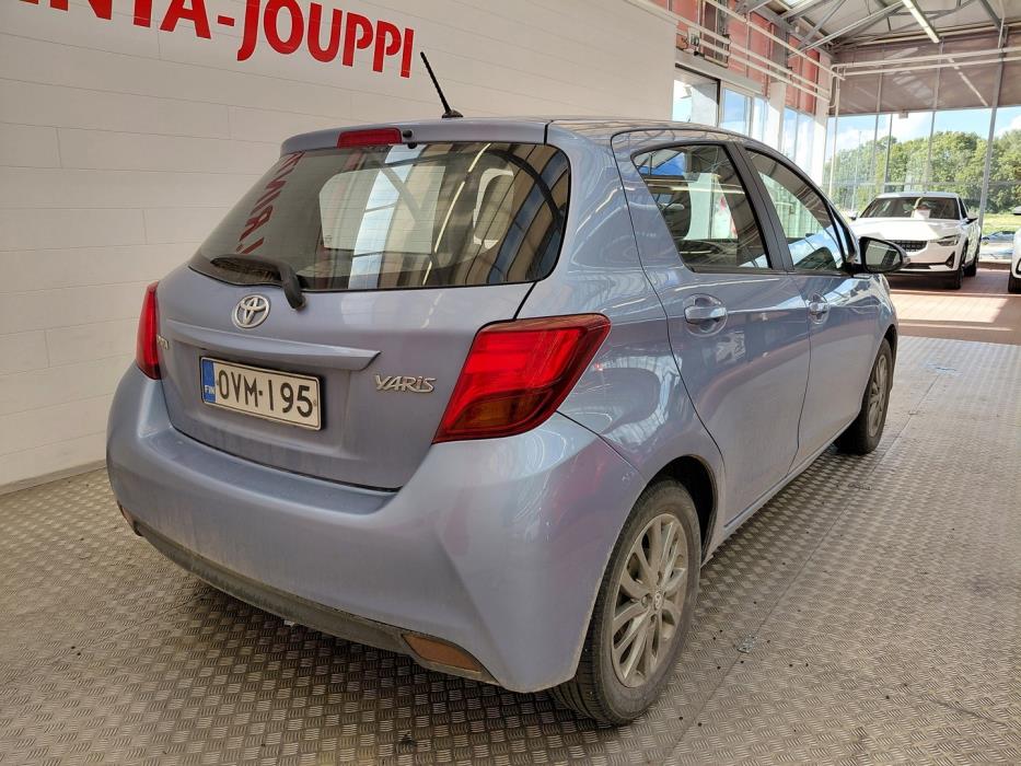 TOYOTA Yaris 2017