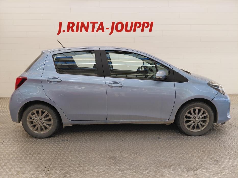 TOYOTA Yaris 2017