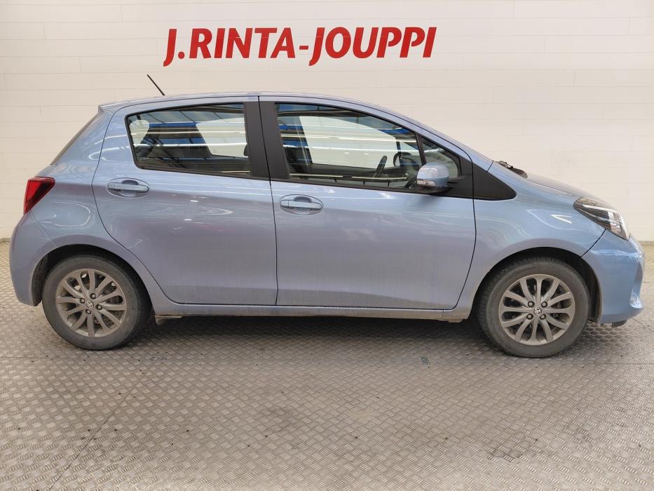 TOYOTA Yaris 2017