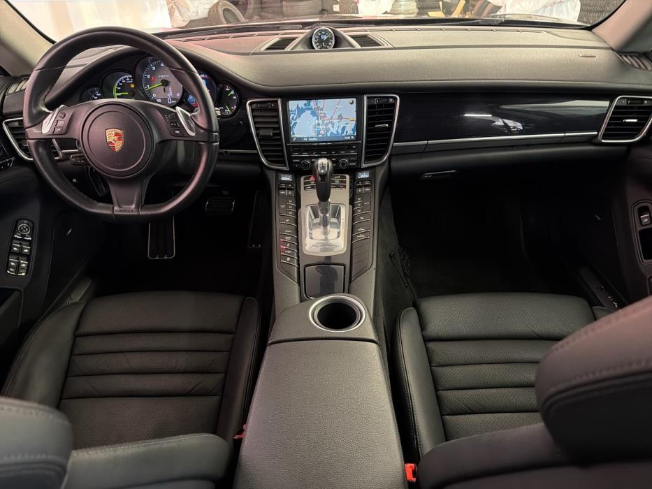 PORSCHE Panamera 2014