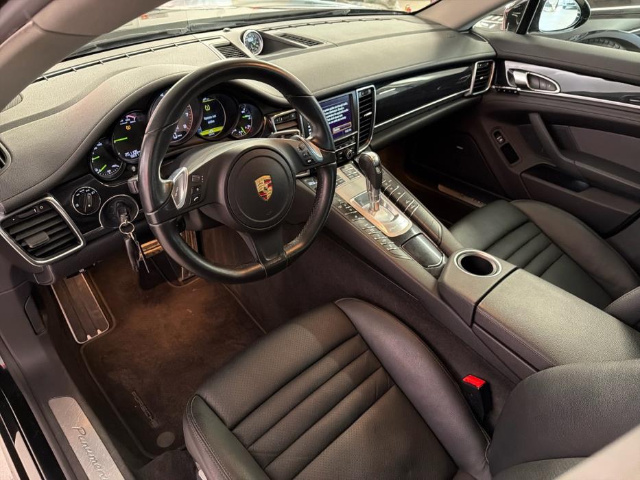 PORSCHE Panamera 2014