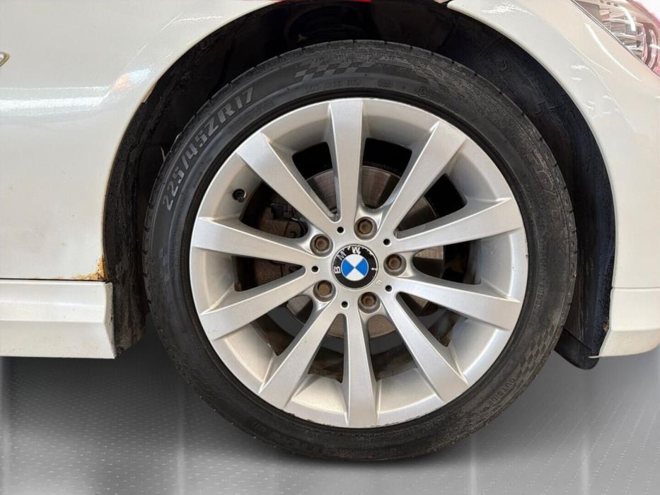 BMW 318 2011