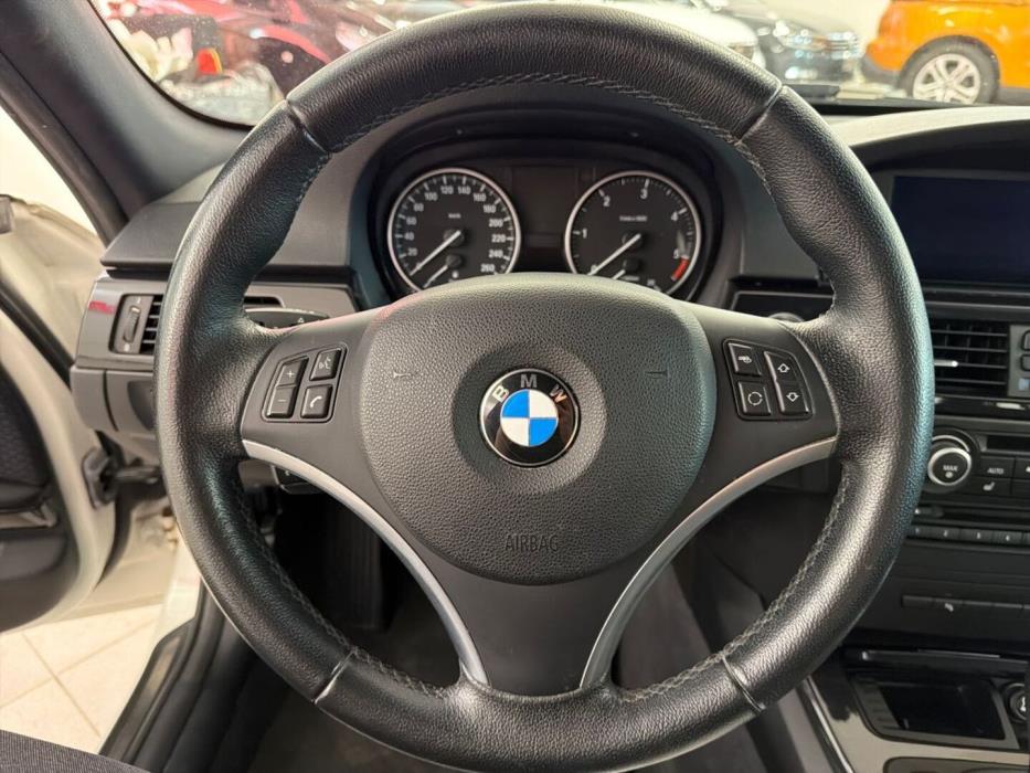 BMW 318 2011
