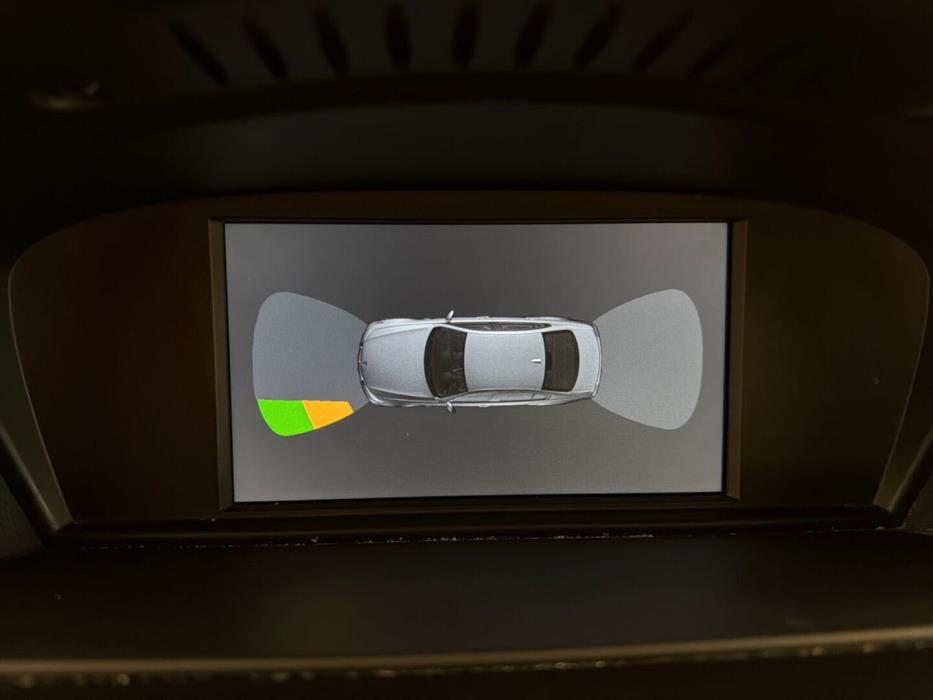 BMW 318 2011