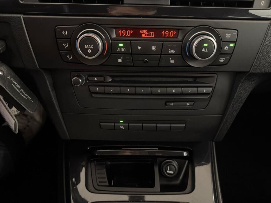 BMW 318 2011