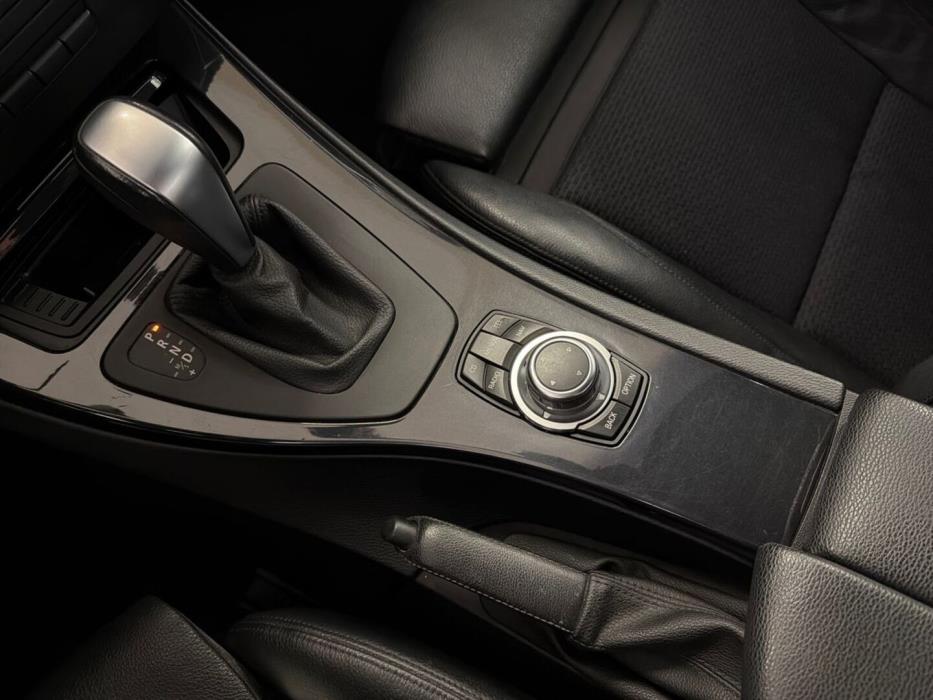 BMW 318 2011
